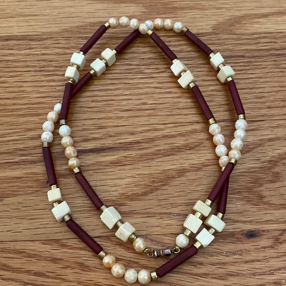 VTG Gorgeous Necklace With Unusual Beads - Picture 2 of 7